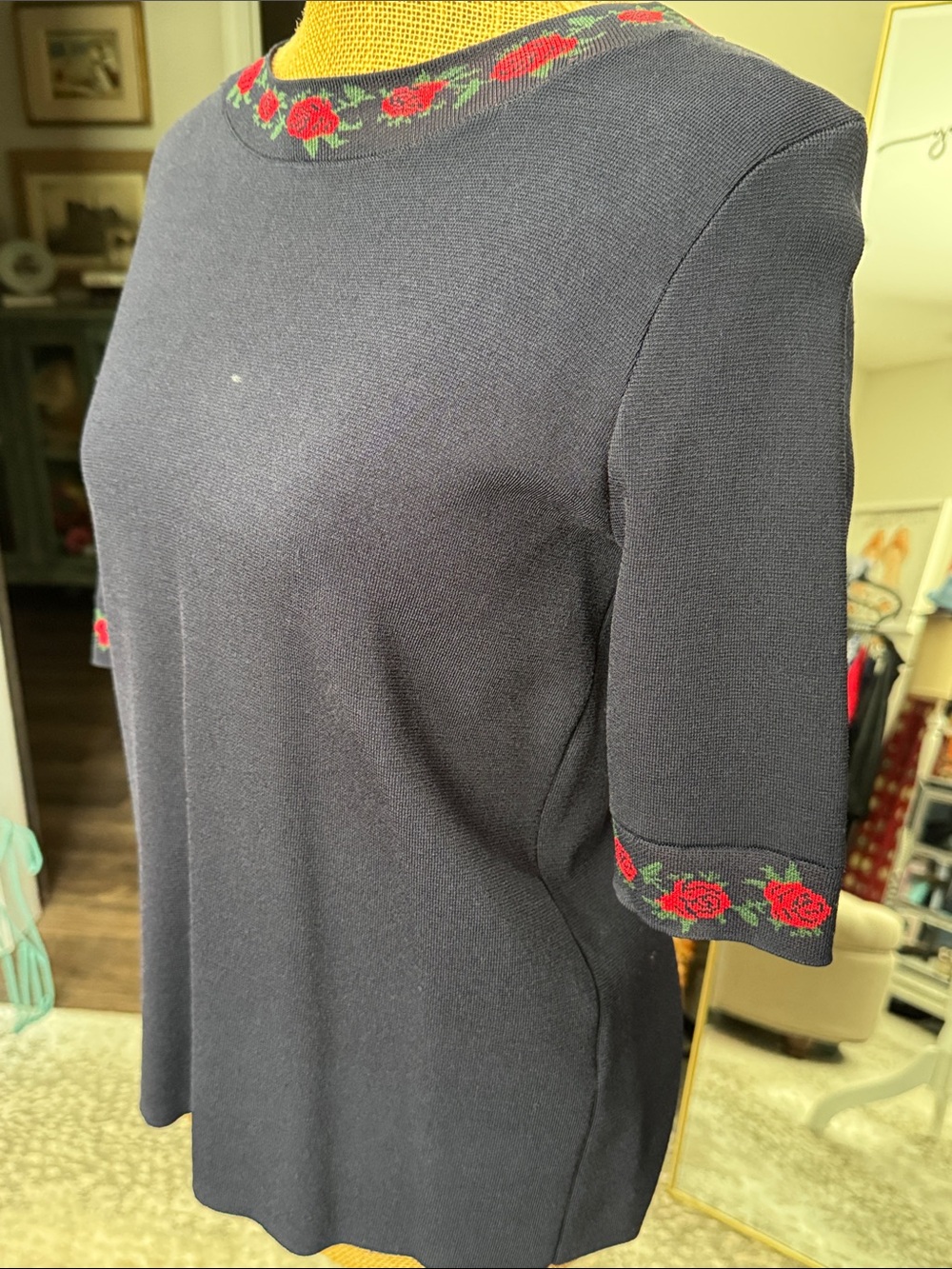 Club Monaco Classic Navy Knit Tee with Red Rose Trim with Cutaway Back